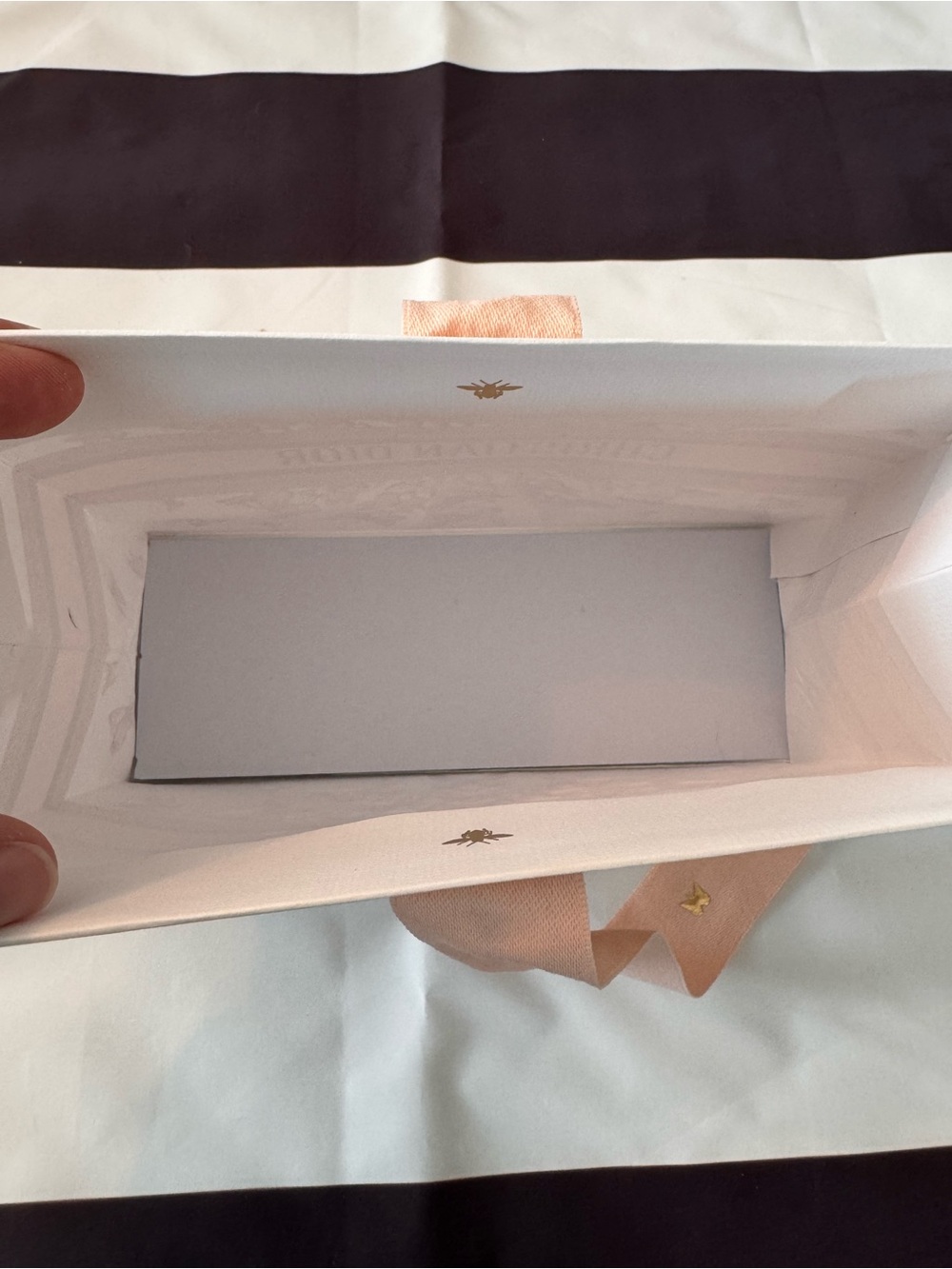 Dior White and Gold Branded Drawstring Pouch - Picture 4 of 8